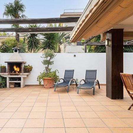 坎布里尔斯"Charm & Cozy 4Br - 3Ba With Pool & Barbecue"别墅 外观 照片
