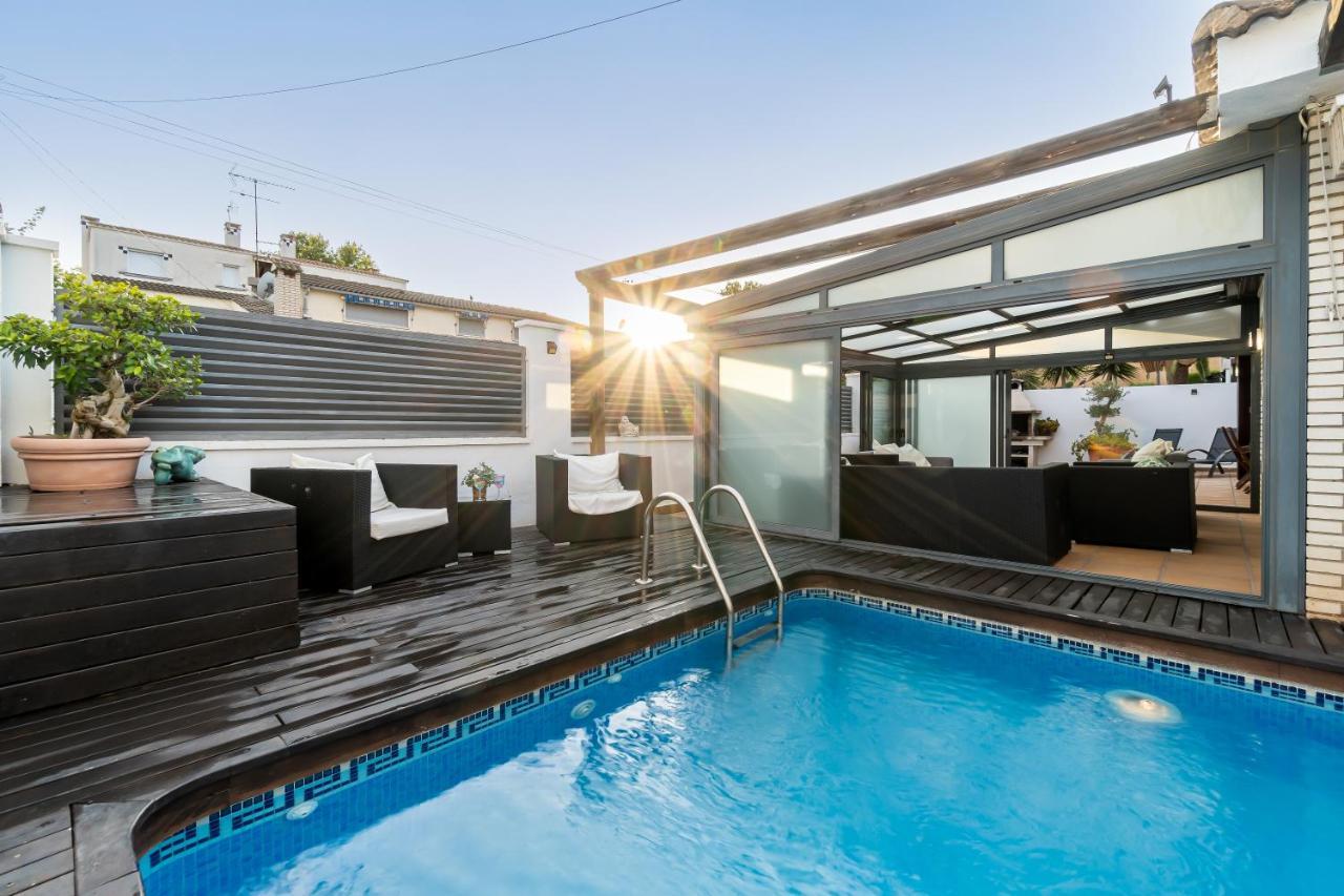 坎布里尔斯"Charm & Cozy 4Br - 3Ba With Pool & Barbecue"别墅 外观 照片