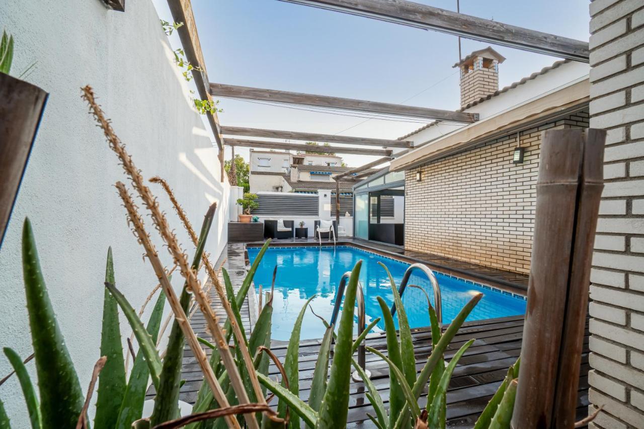 坎布里尔斯"Charm & Cozy 4Br - 3Ba With Pool & Barbecue"别墅 外观 照片